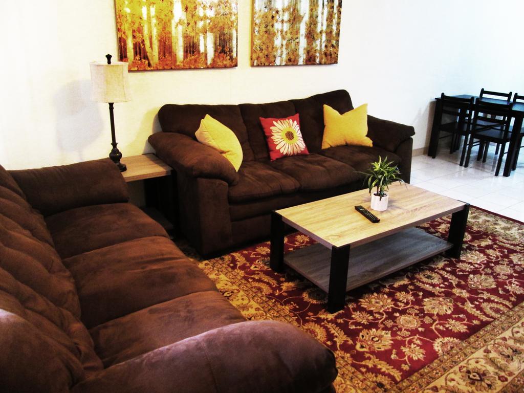 Pedro'S Place Tamuning Ngoại thất bức ảnh