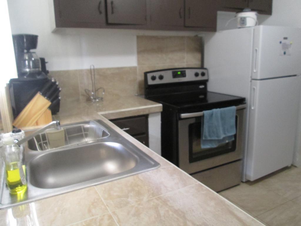 Pedro'S Place Tamuning Ngoại thất bức ảnh