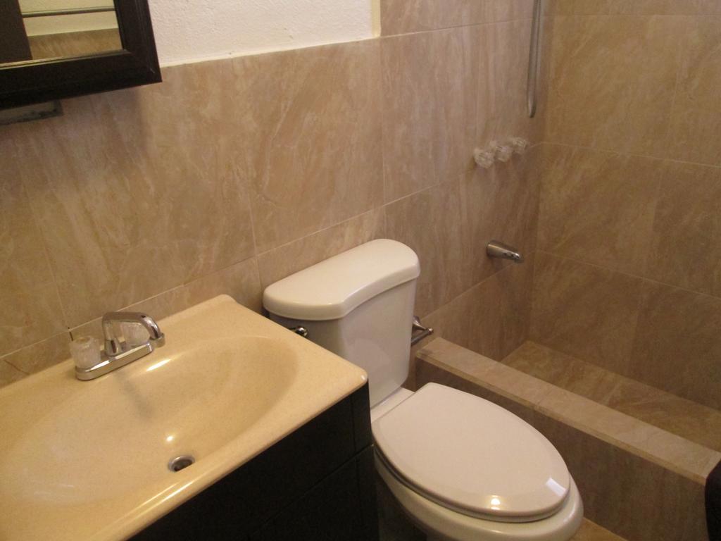 Pedro'S Place Tamuning Ngoại thất bức ảnh