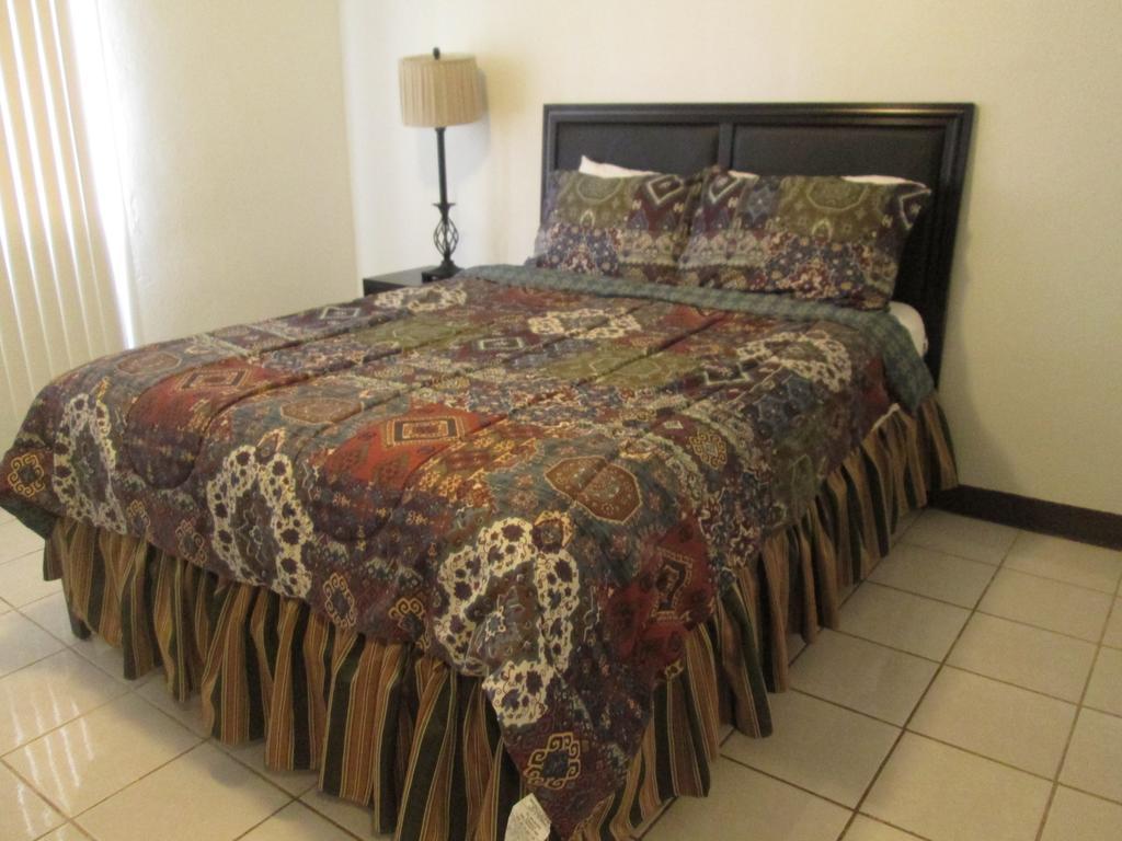 Pedro'S Place Tamuning Ngoại thất bức ảnh